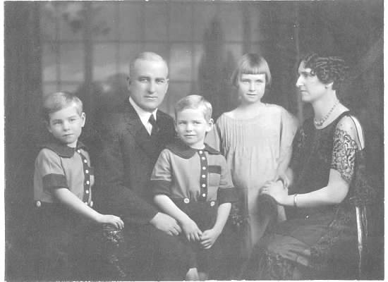 Jasper Mcqueen Edna Bushfield and family.